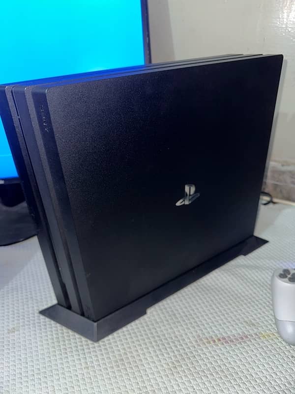 Ps4 Pro ( 7216B ) with Box 1