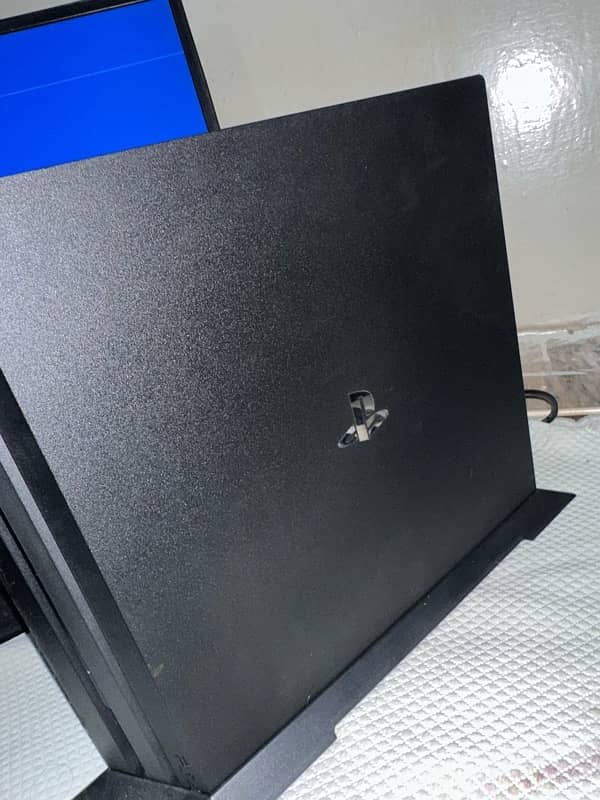 Ps4 Pro ( 7216B ) with Box 3