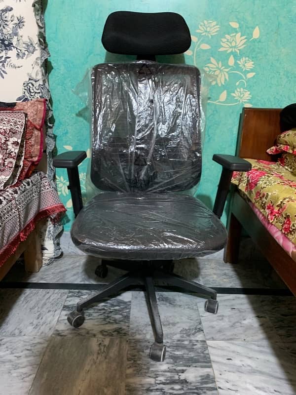 Executive Boss office chair Almost New 0