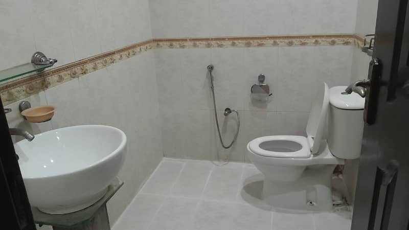 20 Marla Lower Portion Fully Independent Available For Rent In Z Block DHA Phase 3 Lahore 2