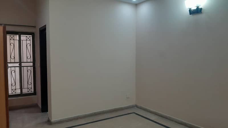 20 Marla Lower Portion Fully Independent Available For Rent In Z Block DHA Phase 3 Lahore 3