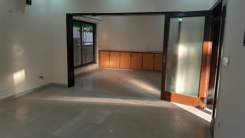 20 Marla Lower Portion Fully Independent Available For Rent In Z Block DHA Phase 3 Lahore 4