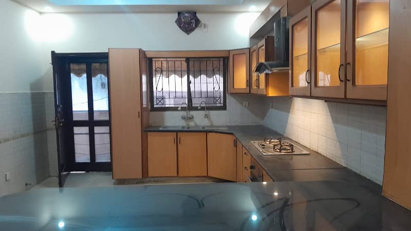 20 Marla Lower Portion Fully Independent Available For Rent In Z Block DHA Phase 3 Lahore 10