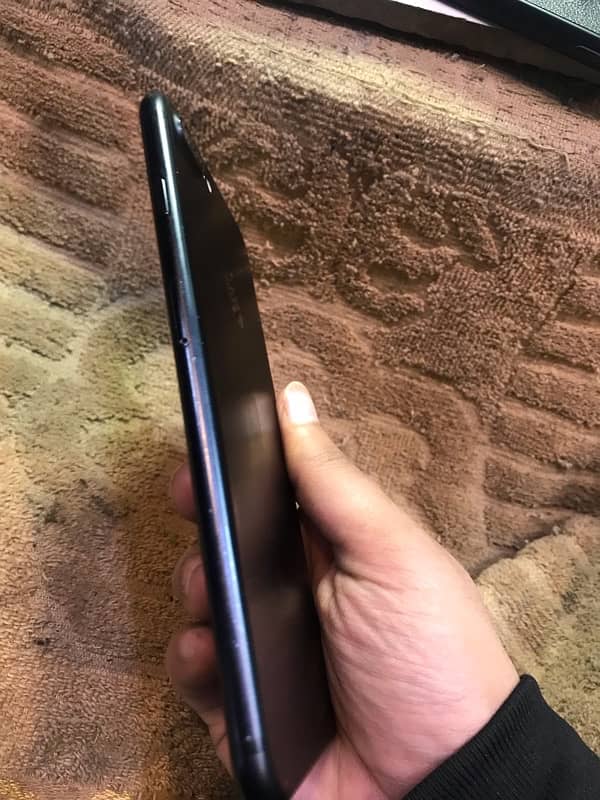 iPhone 7plus 128GB PTA 2