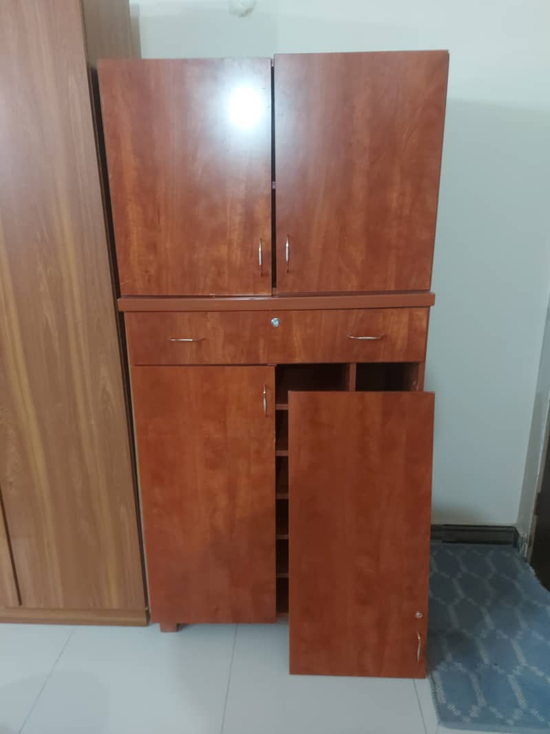 Wardrobes (4ft wide) - 03 Nos 3