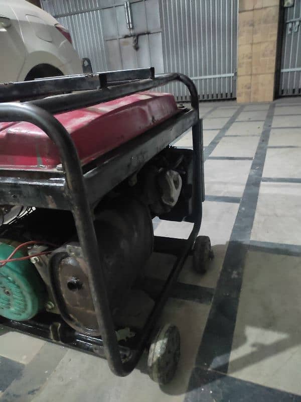 5.5 kv geniune condition petrol generator 1