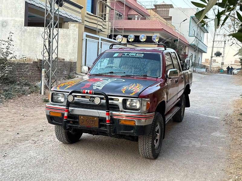 Toyota Hilux 1992 3