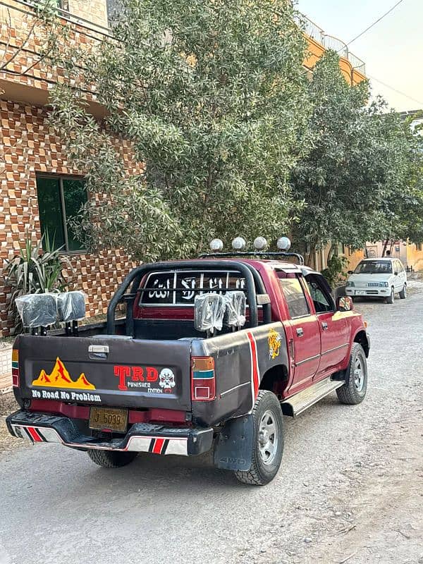 Toyota Hilux 1992 9