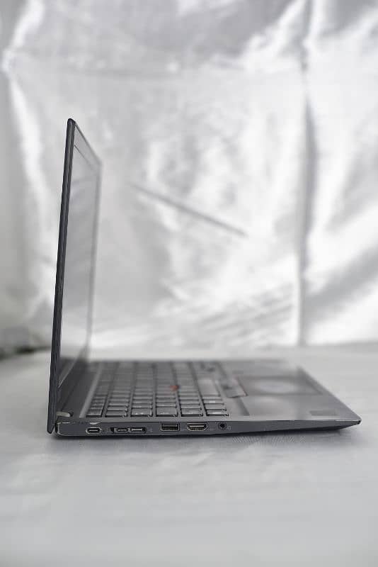 T490s i7 8th generation 16gb ram ddr4 / 256 gb ssd nvme 4