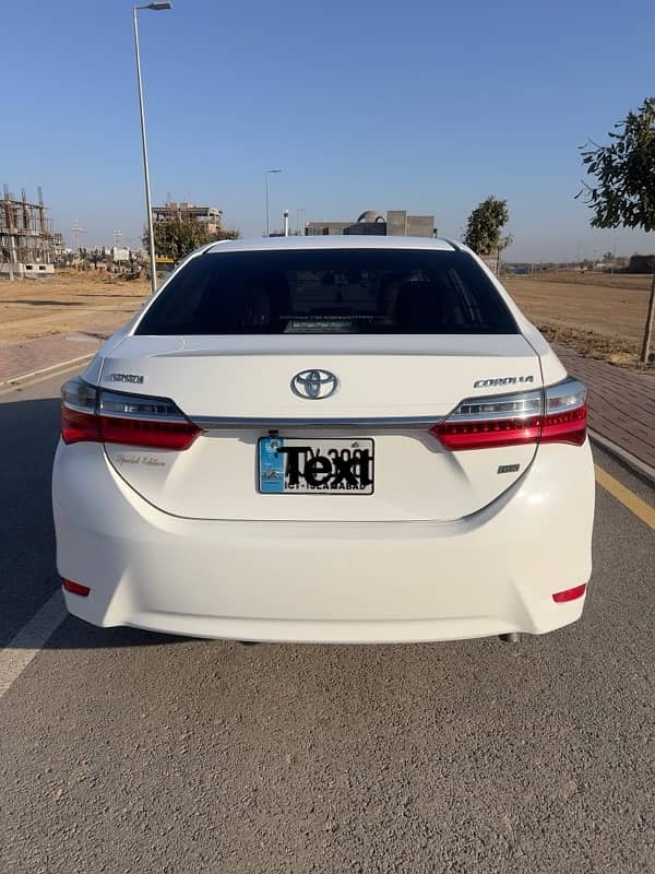 Toyota Corolla GLI 2018 super white bumper to bumper 100% 1