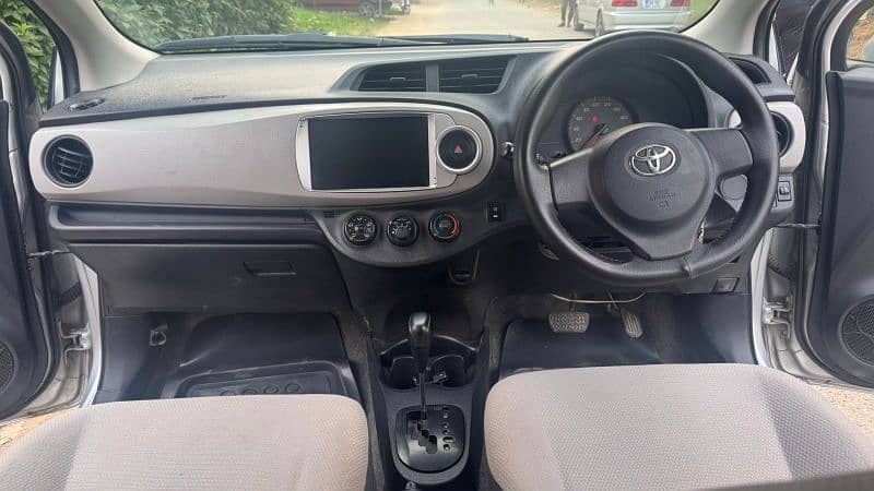 Toyota Vitz 2011 7