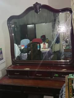 WOODEN DRESSING TABLE FOR SALE