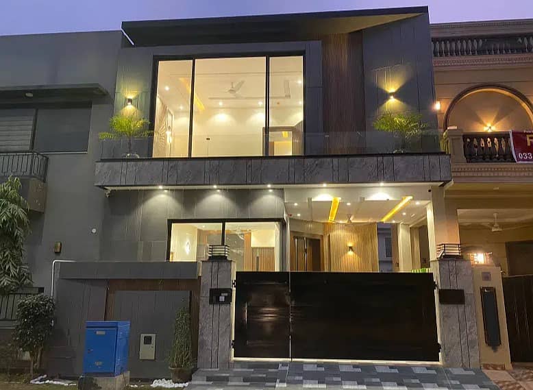 5 Marla Modern Design Beautifull House Available For Rent In DHA Phase 6 At Prime Location 0