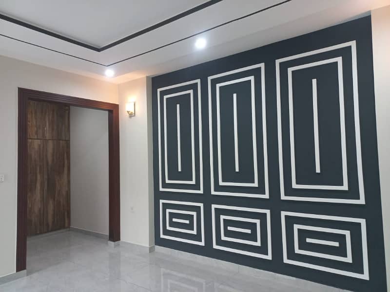 10 Marla House For Sale In Jeewan City Sahiwal 4