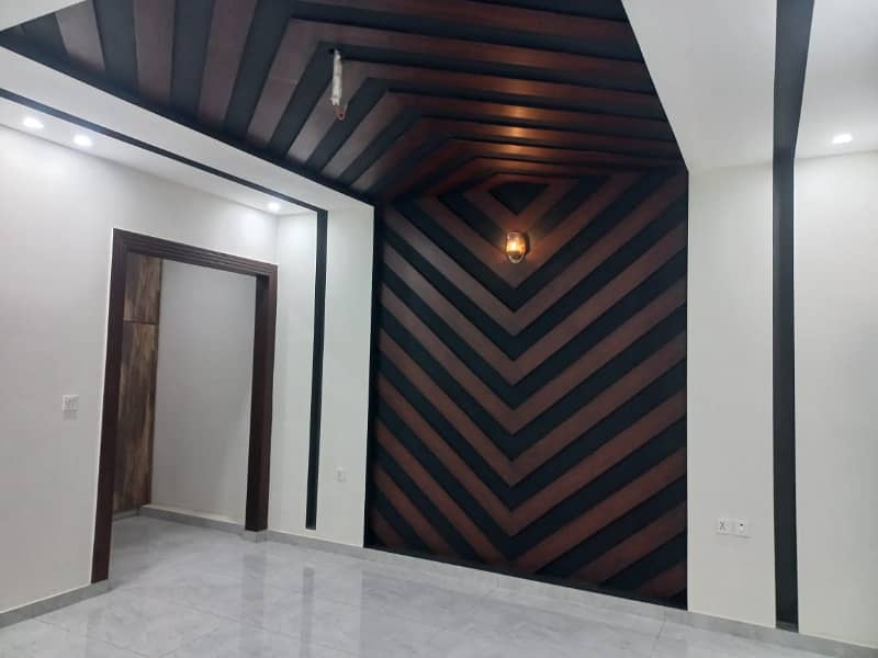 10 Marla House For Sale In Jeewan City Sahiwal 9