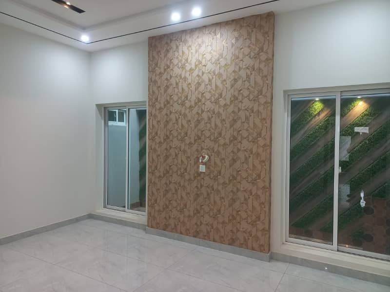 10 Marla House For Sale In Jeewan City Sahiwal 19