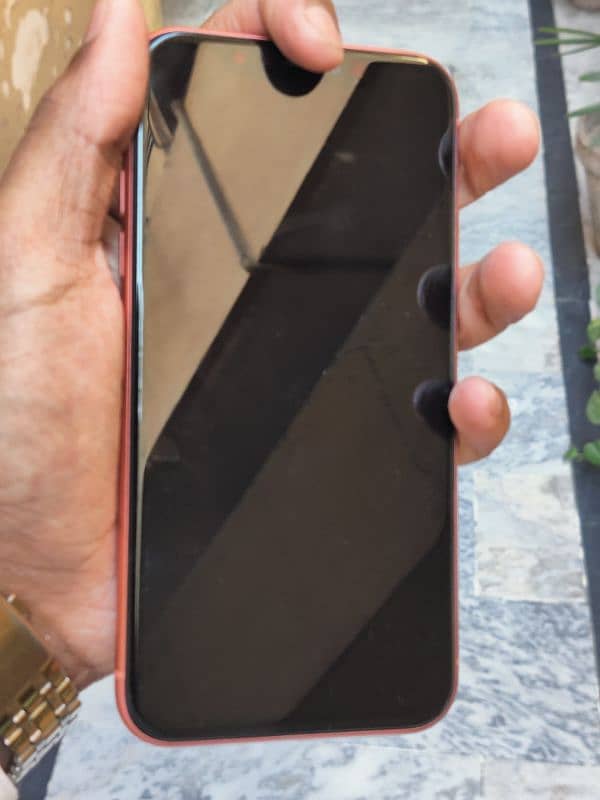 i phone XR factory unlock 64 gb 10/9 condition 2