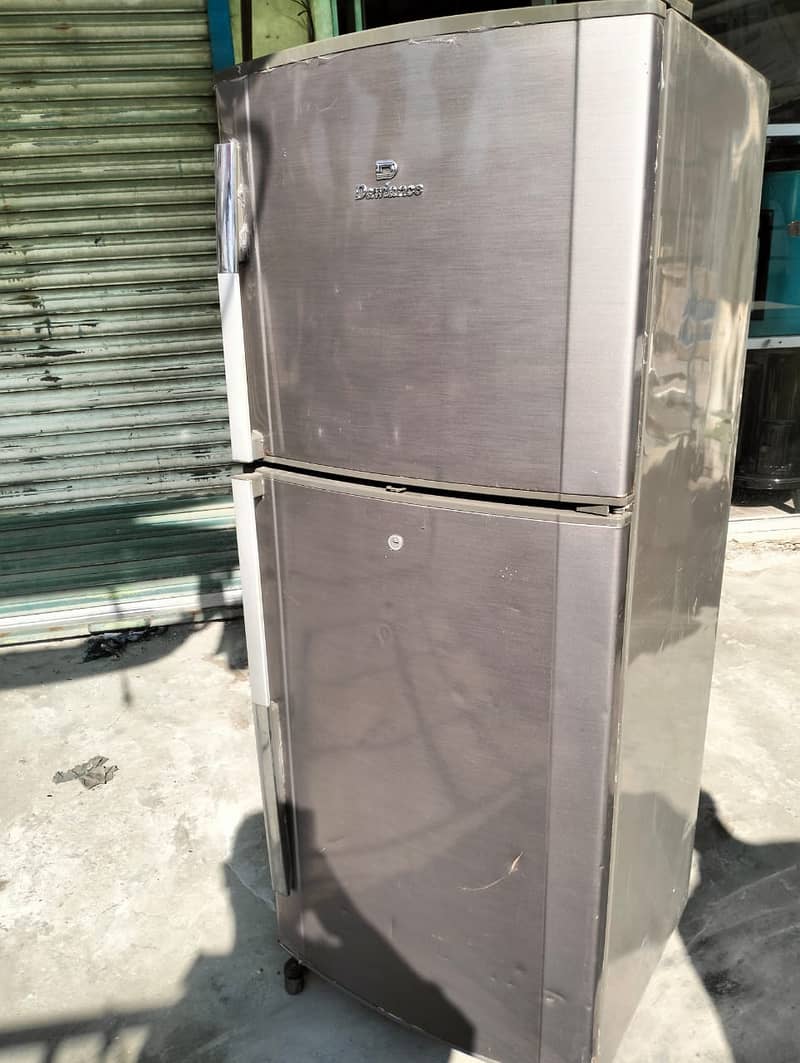 Dawlance fridge medium size (0306=4462/443) loshaset 1