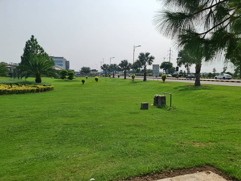 One Kanal Plot Surrounded By Houses ,Near Dolman Mall And Beautiful Location Plot For Sale 0