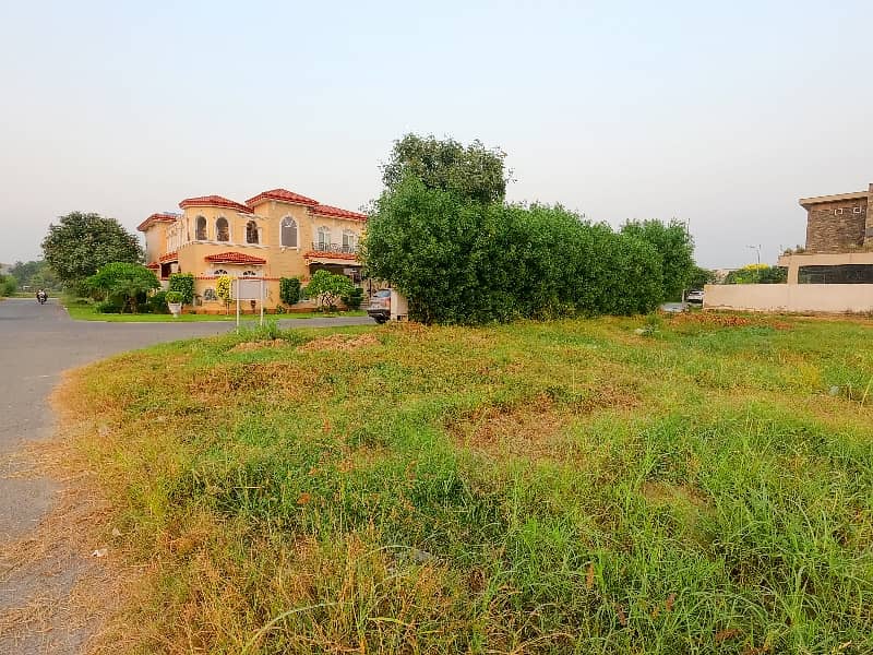 One Kanal Plot Surrounded By Houses ,Near Dolman Mall And Beautiful Location Plot For Sale 17