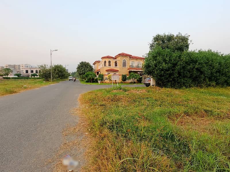 One Kanal Plot Surrounded By Houses ,Near Dolman Mall And Beautiful Location Plot For Sale 18