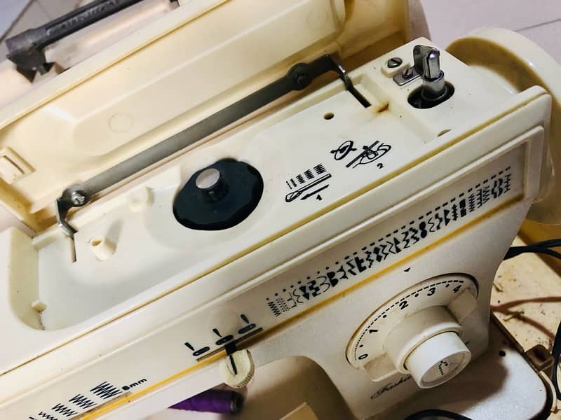 Singer 899 Sewing Machine - Unused   سنگر 899 سلائی مشین - 1