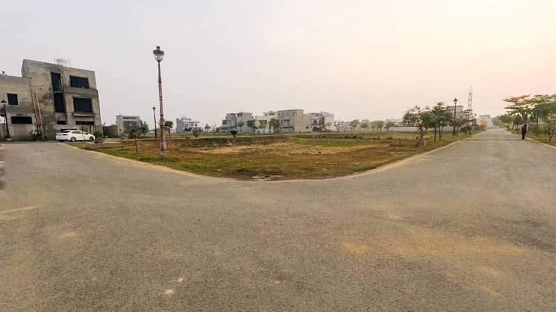 10 Marla Facing Commercial Plot For Sale 7