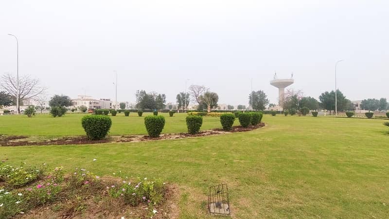 10 Marla Facing Commercial Plot For Sale 20