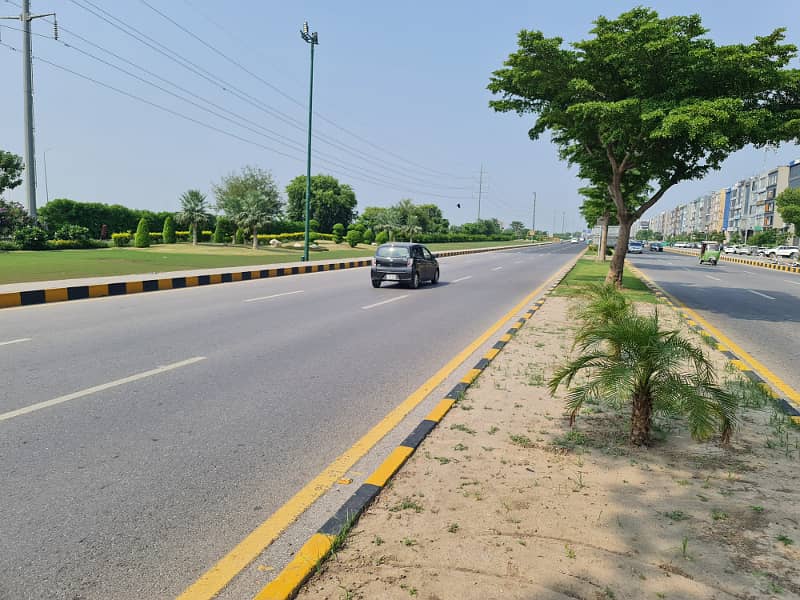 One Kanal Ideal Location Plot For Sale 0