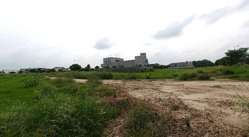 One Kanal Surrounded By Beautiful Houses One Kanal Investor Price Plot For Sale 4