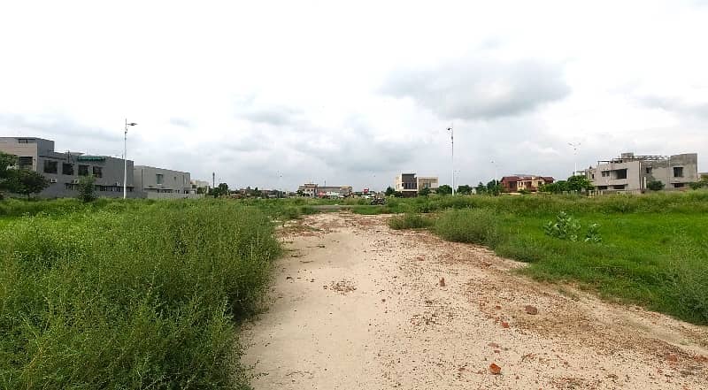 One Kanal Surrounded By Beautiful Houses One Kanal Investor Price Plot For Sale 7