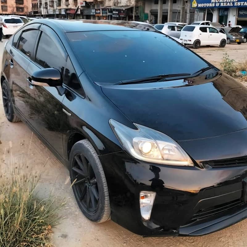 Toyota Prius 2013 1