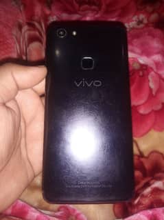 Vivo v7 4/32 gb