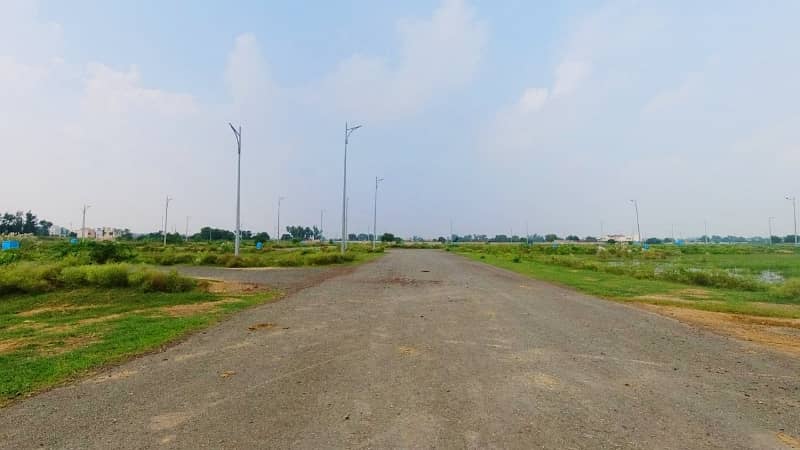 Corner 22 Marla On 120 Ft Road Possession Plot R Block For Sale 7