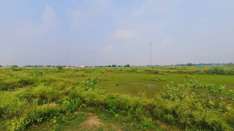 Corner 22 Marla On 120 Ft Road Possession Plot R Block For Sale 9