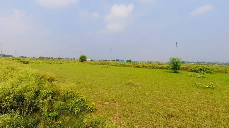 Corner 22 Marla On 120 Ft Road Possession Plot R Block For Sale 15