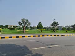 Facing Park One Kanal Ideal Location Plot For Sale