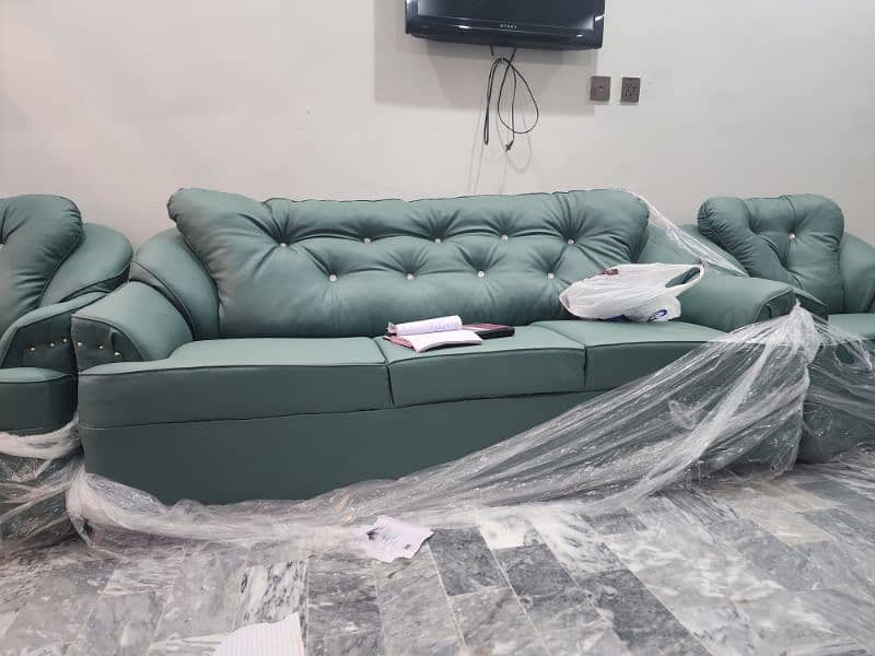 7 seater sofa set in excellent condition 1