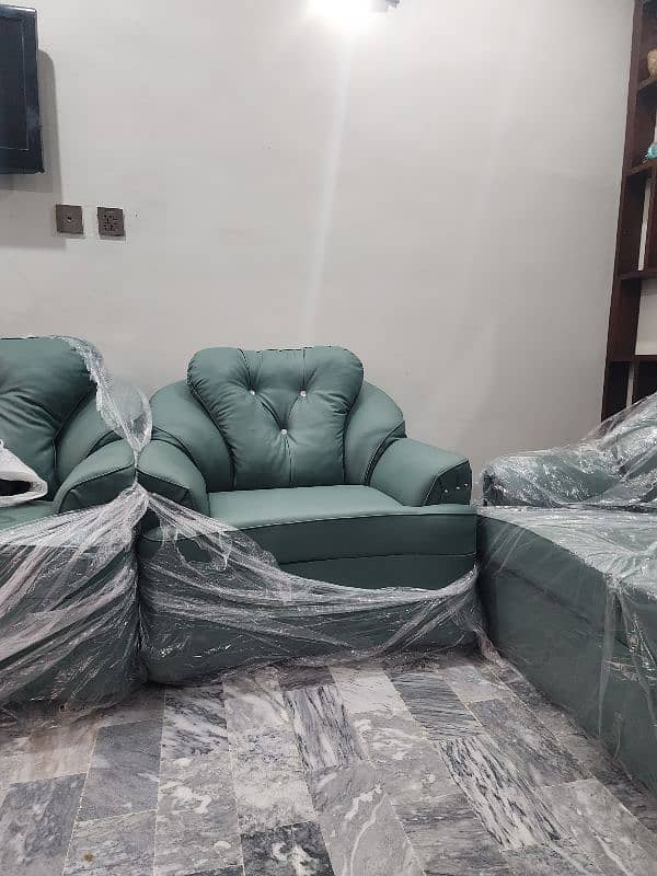 7 seater sofa set in excellent condition 2