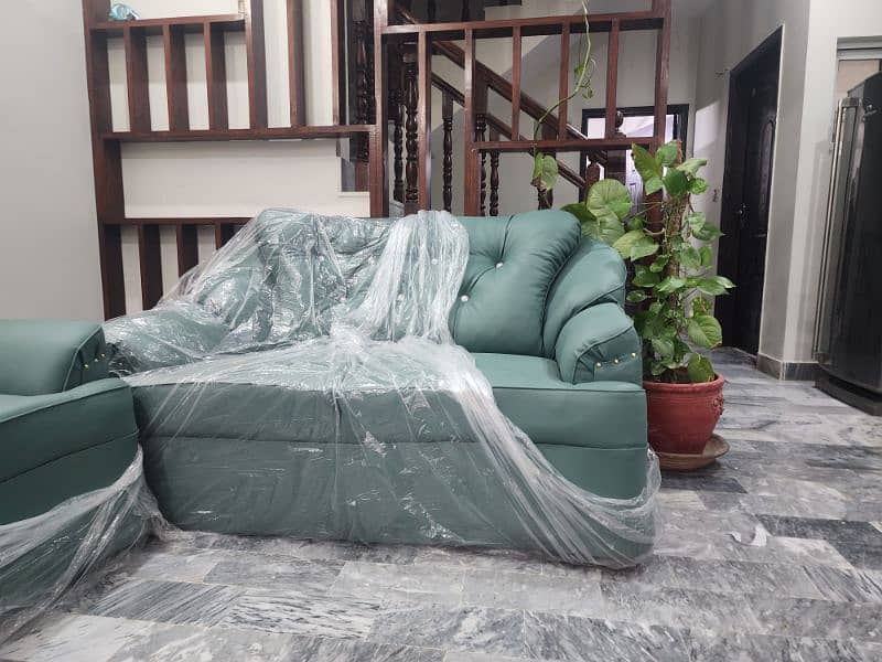 7 seater sofa set in excellent condition 3