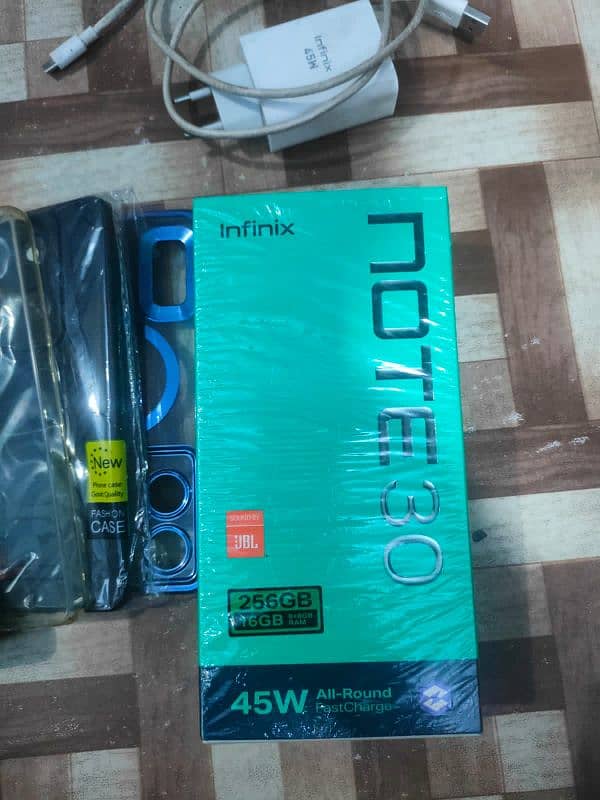 Infinix Note 30 Black Color 16.256 1