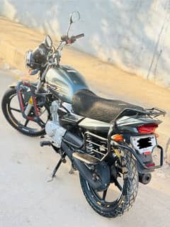 yb125z-dx model 2023 better than gd , gs & ybr