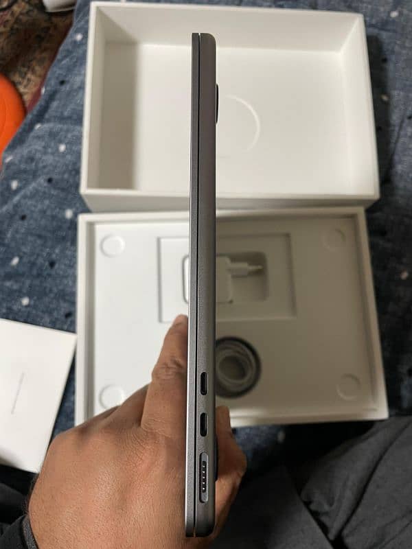 Macbook Air M3 8/256 Full box, New, 0'3'1'15'9'3'8'7'5'9 10