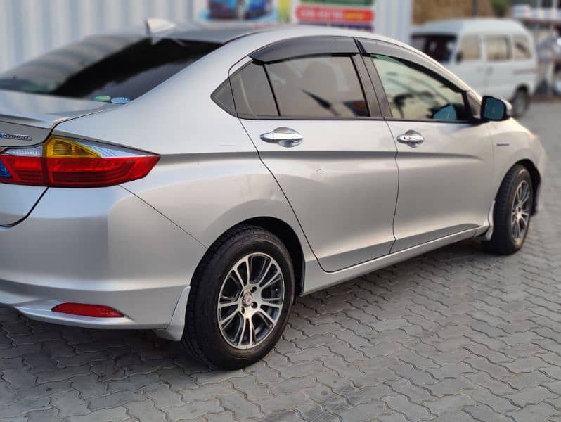 Honda Grace Hybrid 2019 1