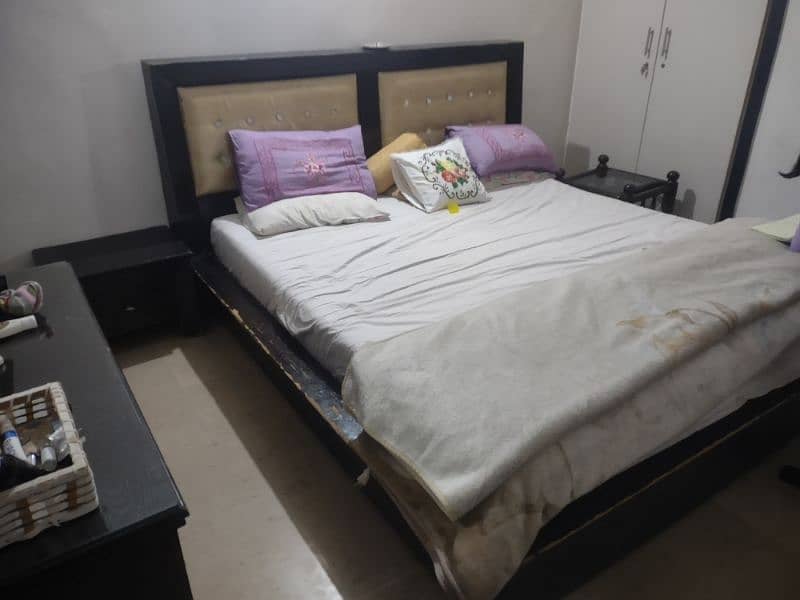 King Size Bed without Mattress 3