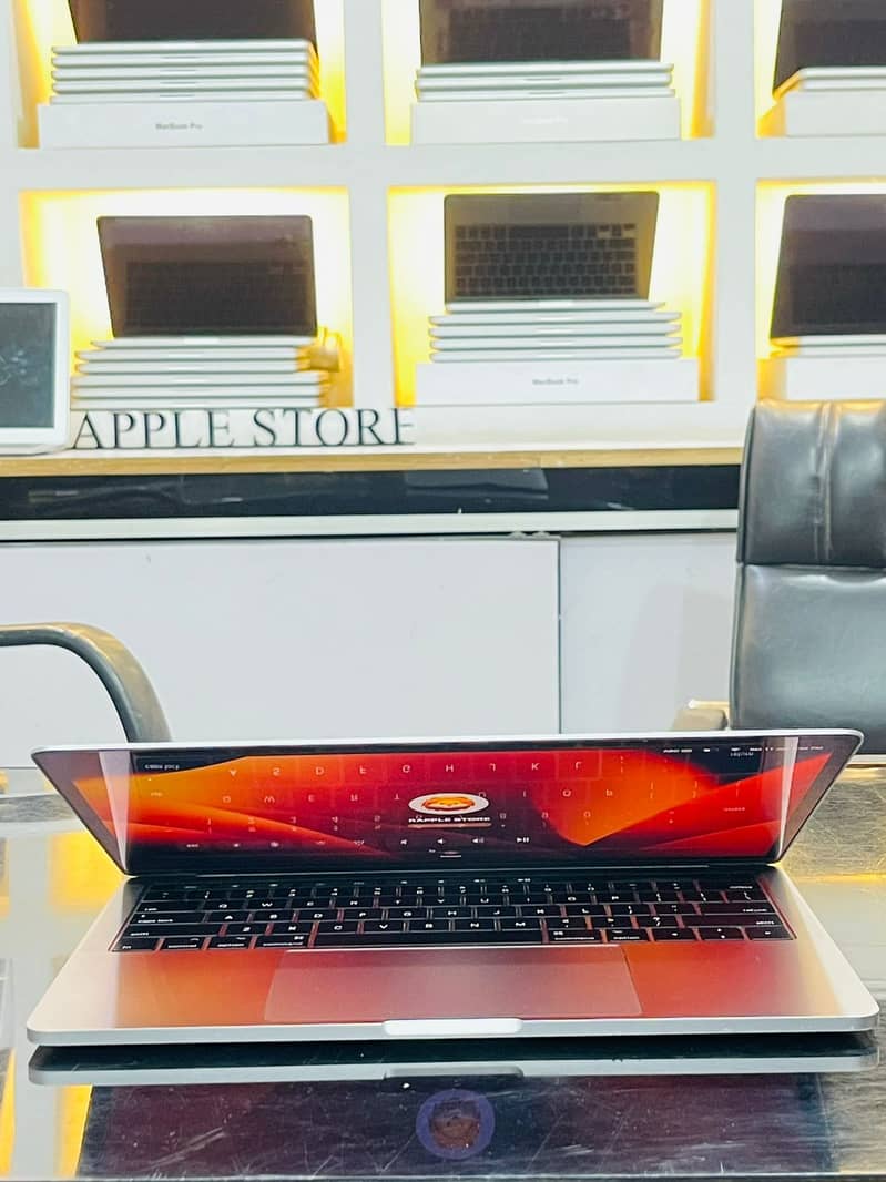 APPLE MACBOOK PRO 2017 13'' RETINA DISPLAY 4