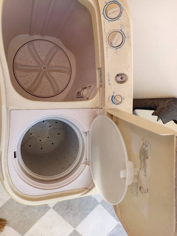 Washing machine with dryer 2