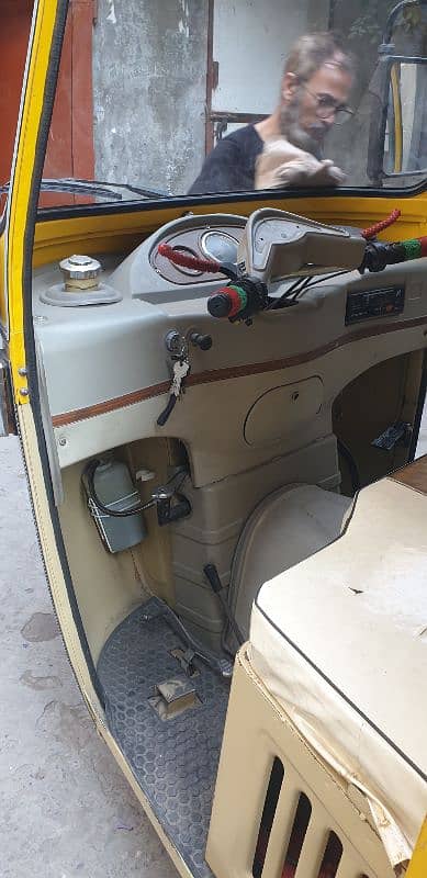 CNG riksha 2