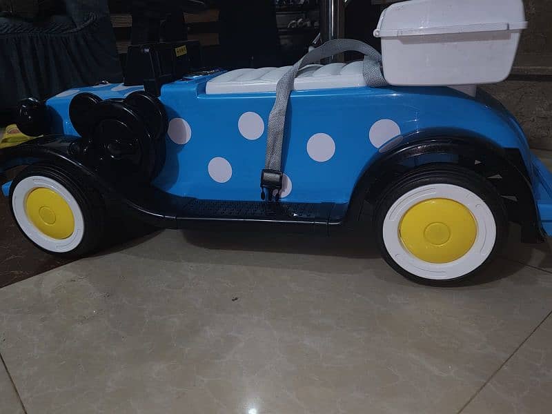 Childens electric car can take one person Toy  classic car 2