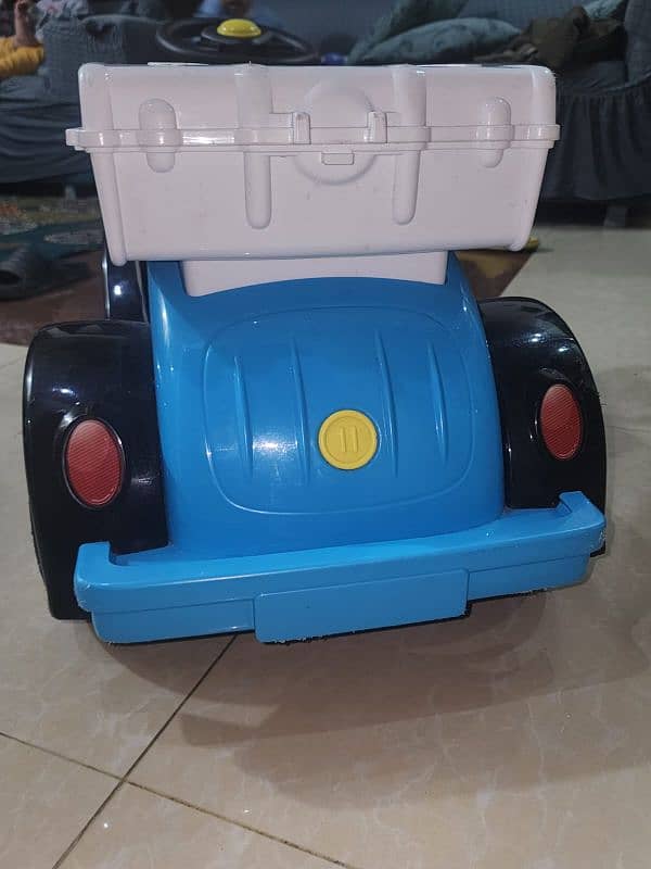 Childens electric car can take one person Toy  classic car 3